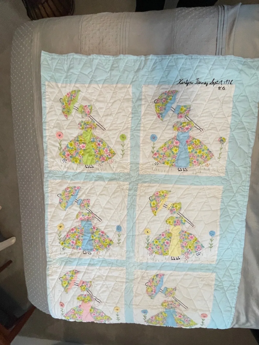 Handmade Vintage Sunbonnet Sue Appliqué Quilt